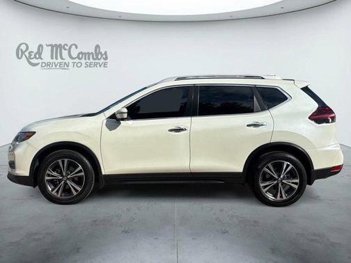 White 2019 Nissan Rogue SV