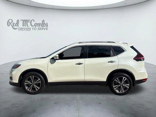 White 2019 Nissan Rogue SV