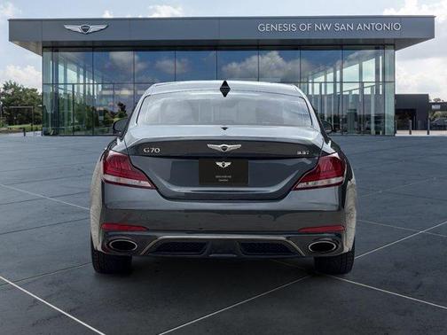 2019 Genesis G70 3.3T Design