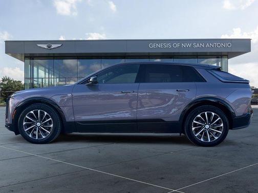 2024 Cadillac LYRIQ Sport