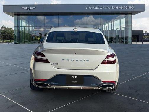 2025 Genesis G70 2.5T