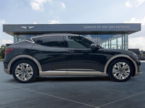 2024 Genesis GV60 Standard