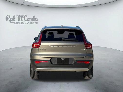 Gray Metallic 2021 Volvo XC40 T5 Inscription