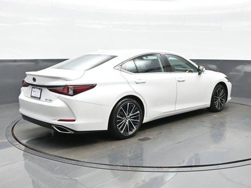 Eminent White Pearl 2024 Lexus ES 350