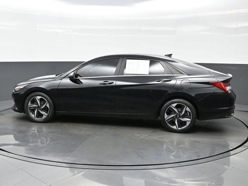 2022 Hyundai ELANTRA Limited