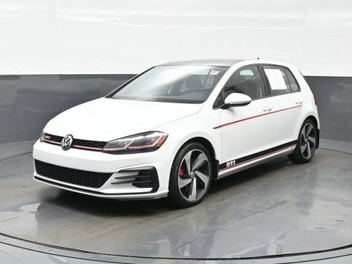 Pure White 2018 Volkswagen Golf GTI 2.0T SE 4-Door