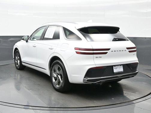 2026 Genesis GV70 2.5T