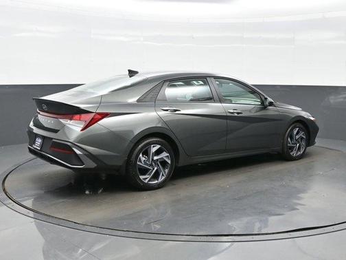 Amazon Gray 2025 Hyundai ELANTRA SEL Sport