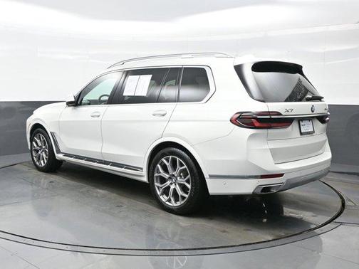 Alpine White 2024 BMW X7 xDrive40i