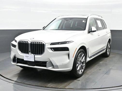 Alpine White 2024 BMW X7 xDrive40i