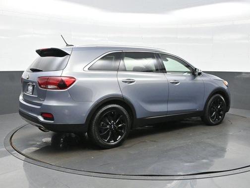 Everlasting Silver 2020 Kia Sorento EX V6