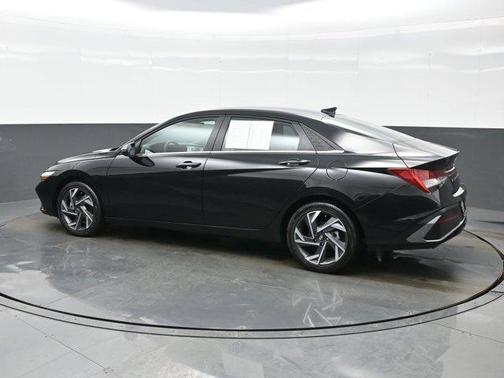 2025 Hyundai ELANTRA HEV Limited