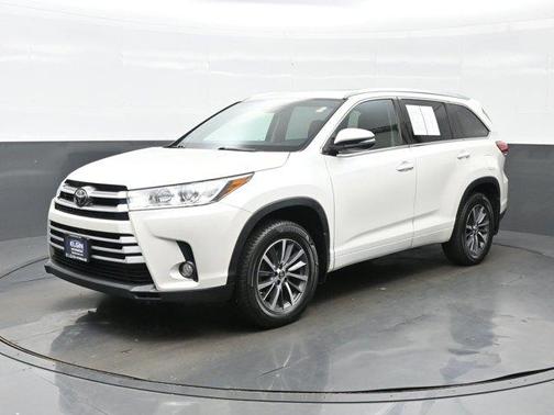 Blizzard Pearl 2017 Toyota Highlander XLE