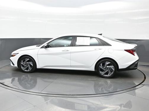 2025 Hyundai ELANTRA HEV SEL Sport