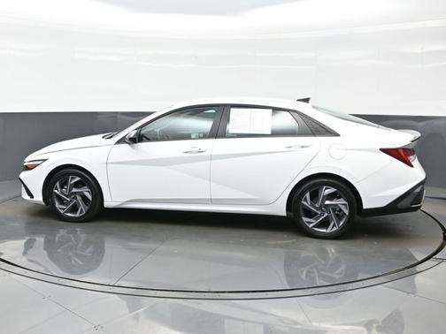 2025 Hyundai ELANTRA HEV SEL Sport