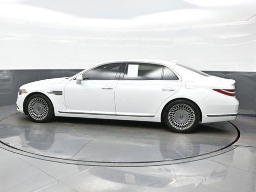 Uyuni White 2020 Genesis G90 3.3T Premium