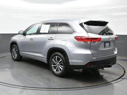 2017 Toyota Highlander SE