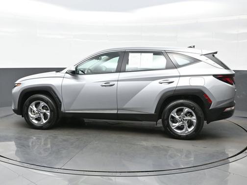 2023 Hyundai TUCSON SE