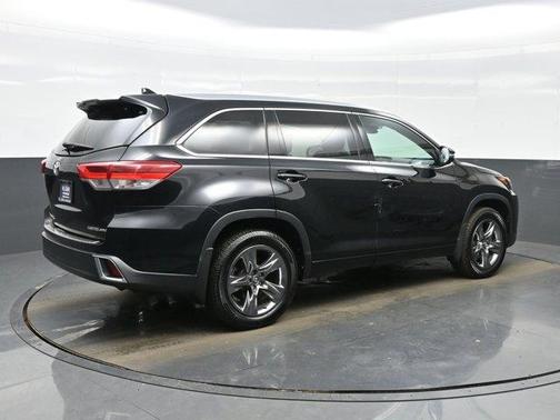 2017 Toyota Highlander Limited Platinum