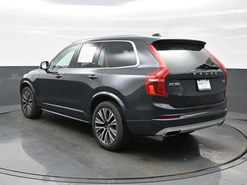 2021 Volvo XC90 T6 Momentum 7 Passenger