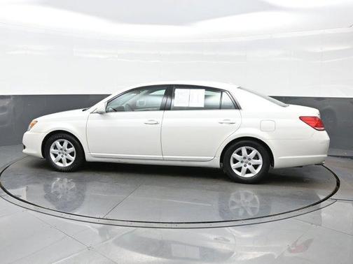 Blizzard Pearl 2010 Toyota Avalon XL
