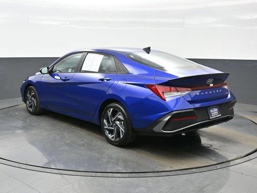 2025 Hyundai ELANTRA HEV SEL