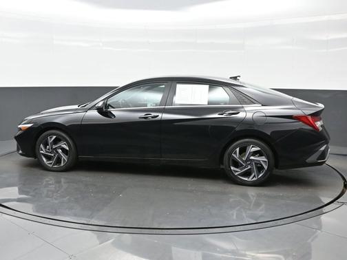 2025 Hyundai ELANTRA HEV Limited