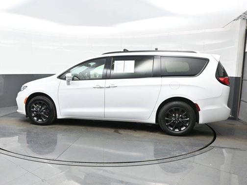 2021 Chrysler Pacifica Touring-L
