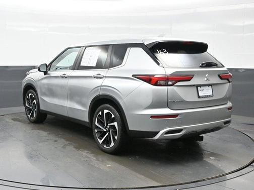 2023 Mitsubishi Outlander SE Special Edition