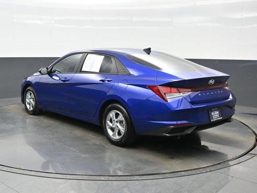 2022 Hyundai ELANTRA SE