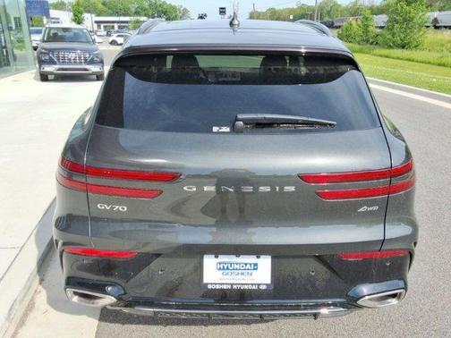 Makalu Gray 2026 Genesis GV70 2.5T Sport Prestige