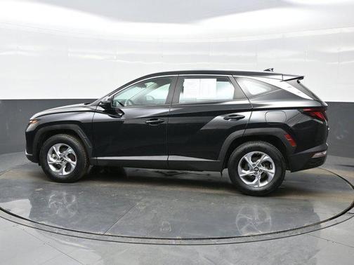 2022 Hyundai TUCSON SE