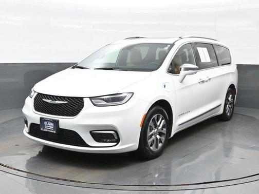 Bright White Clearcoat 2022 Chrysler Pacifica Hybrid Pinnacle