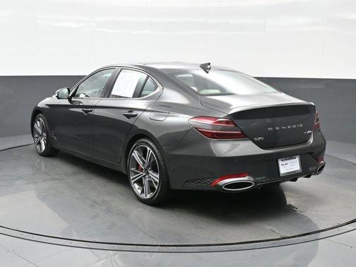 Makalu Gray 2025 Genesis G70 3.3T Sport Advanced