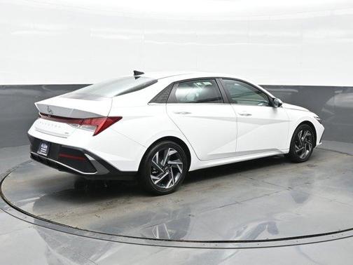 2025 Hyundai ELANTRA HEV Limited