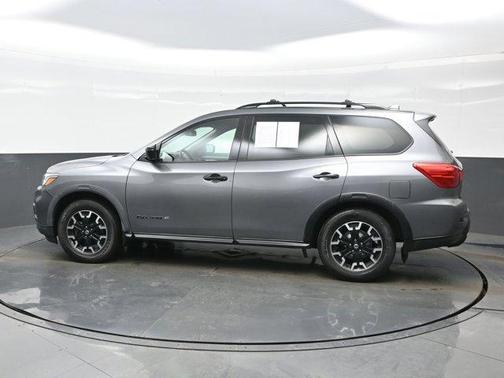 2020 Nissan Pathfinder SL