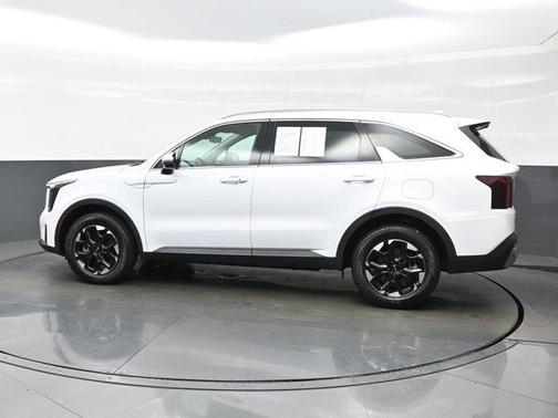 Glacial White Pearl 2024 Kia Sorento S