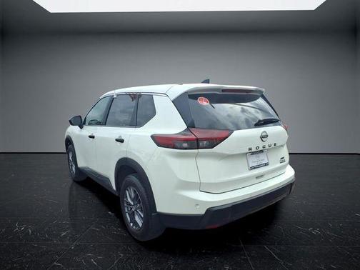 Glacier White 2024 Nissan Rogue S