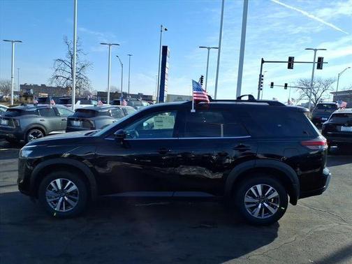 2026 Nissan Pathfinder SL