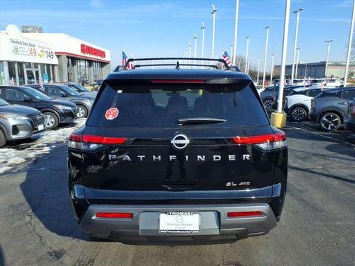 2026 Nissan Pathfinder SL
