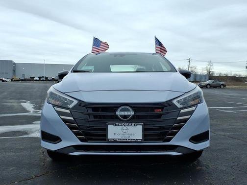 Gray Sky Pearl 2025 Nissan Versa 1.6 SR