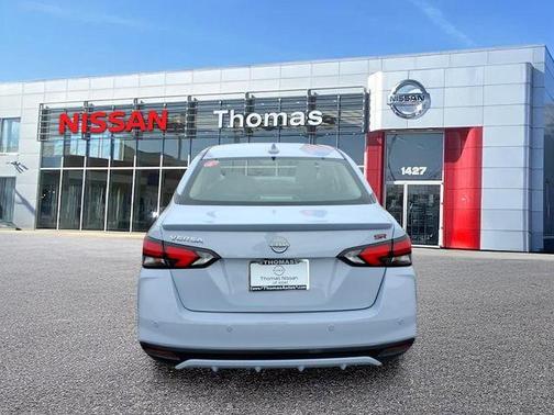 Gray Sky Pearl 2025 Nissan Versa 1.6 SR