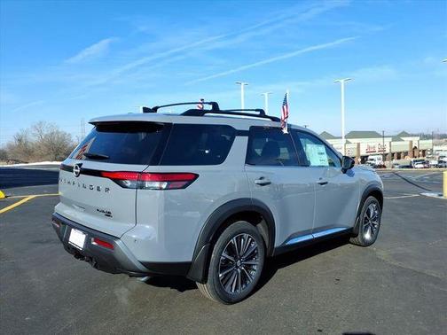 2026 Nissan Pathfinder Platinum