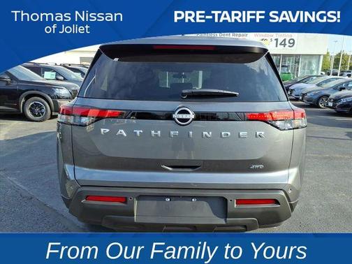 2025 Nissan Pathfinder S