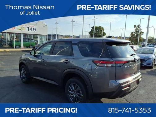 2025 Nissan Pathfinder S