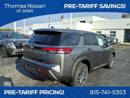 2025 Nissan Pathfinder S