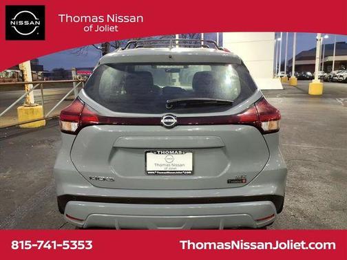 2023 Nissan Kicks SR