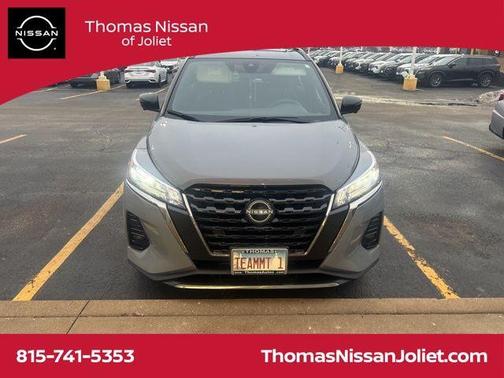 2023 Nissan Kicks SR