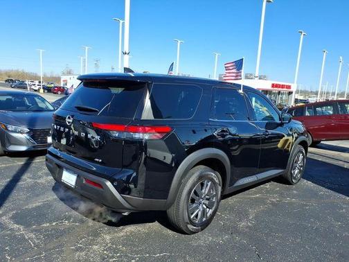 Super Black 2025 Nissan Pathfinder S