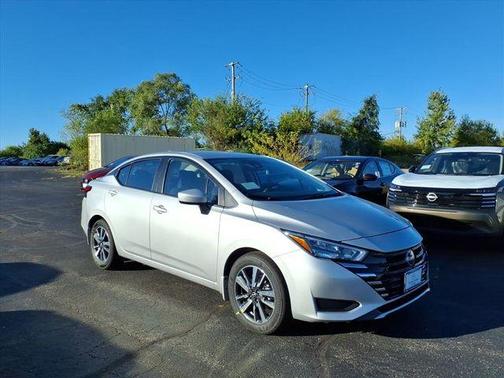 Brilliant Silver Metallic 2025 Nissan Versa 1.6 SV